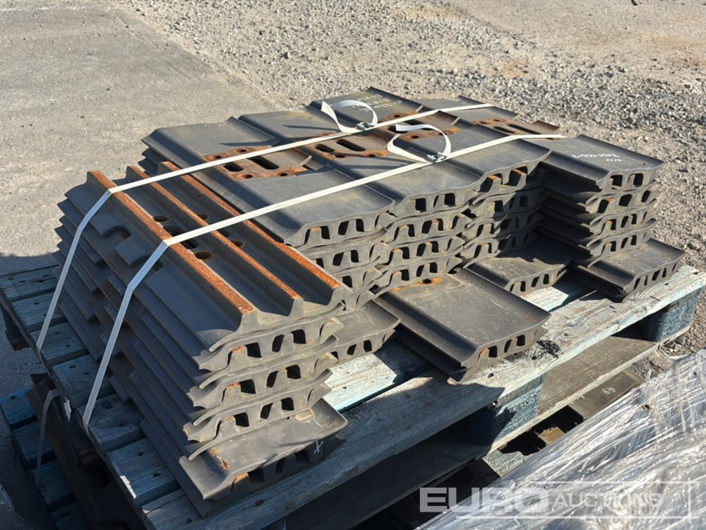 600mm Steel Track Plates - Spare parts for Excavator: picture 3 600mm Steel Track Plates - Spare parts for Excavator: picture 3