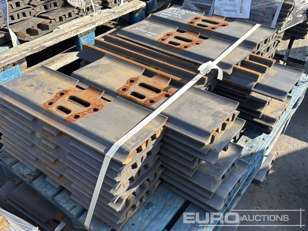 600mm Steel Track Plates - Spare parts for Excavator: picture 3 600mm Steel Track Plates - Spare parts for Excavator: picture 3
