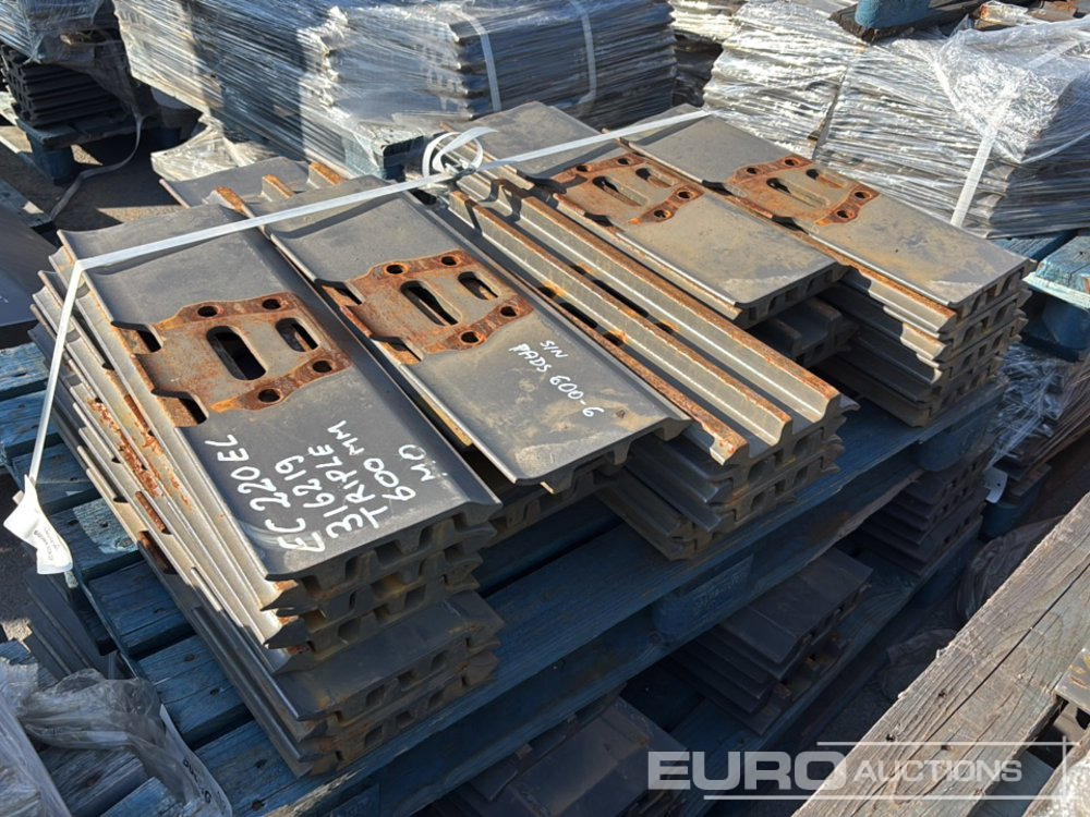 600mm Steel Track Plates - Spare parts for Excavator: picture 2 600mm Steel Track Plates - Spare parts for Excavator: picture 2