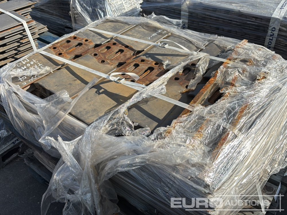 700mm Steel Track Plates - Spare parts for Excavator: picture 3 700mm Steel Track Plates - Spare parts for Excavator: picture 3
