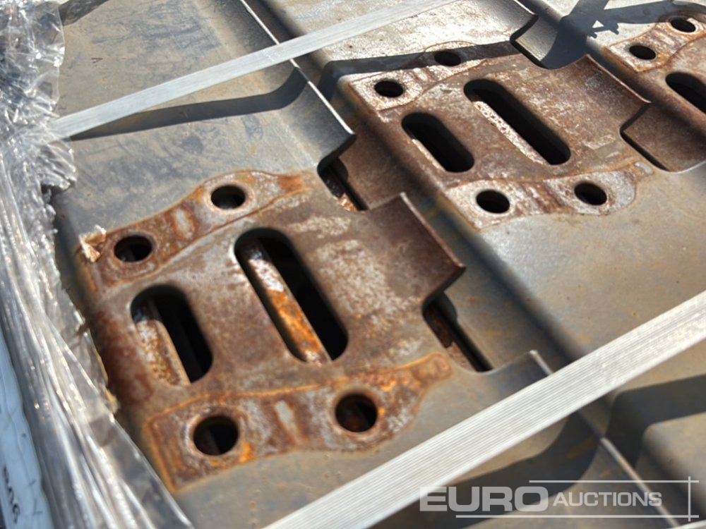 700mm Steel Track Plates - Spare parts for Excavator: picture 5 700mm Steel Track Plates - Spare parts for Excavator: picture 5