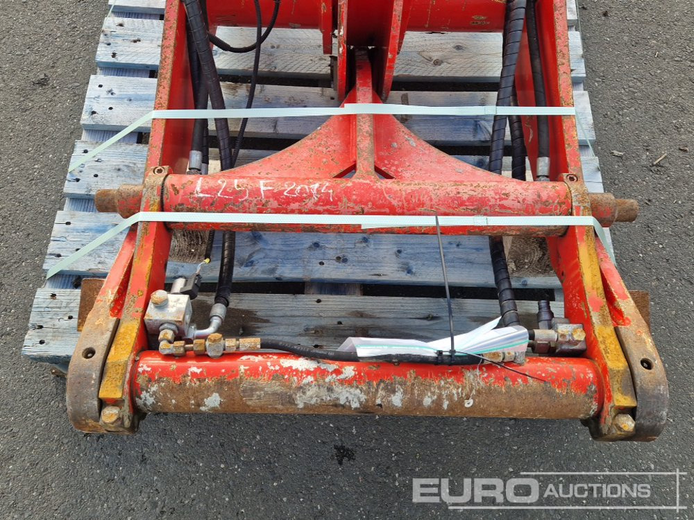 Loader Arm to suit Volvo L25F - Spare parts: picture 5 Loader Arm to suit Volvo L25F - Spare parts: picture 5