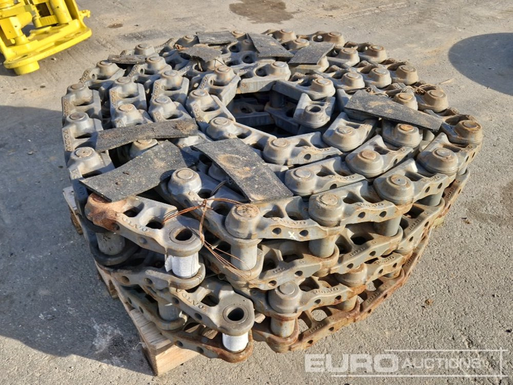 Track Chains to suit Volvo EC210/240/250 - Spare parts for Excavator: picture 3 Track Chains to suit Volvo EC210/240/250 - Spare parts for Excavator: picture 3