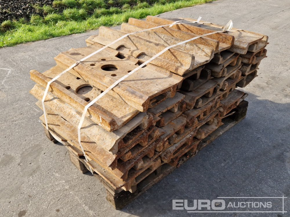 Track Pads to suit Volvo EC480 - Spare parts for Excavator: picture 1 Track Pads to suit Volvo EC480 - Spare parts for Excavator: picture 1
