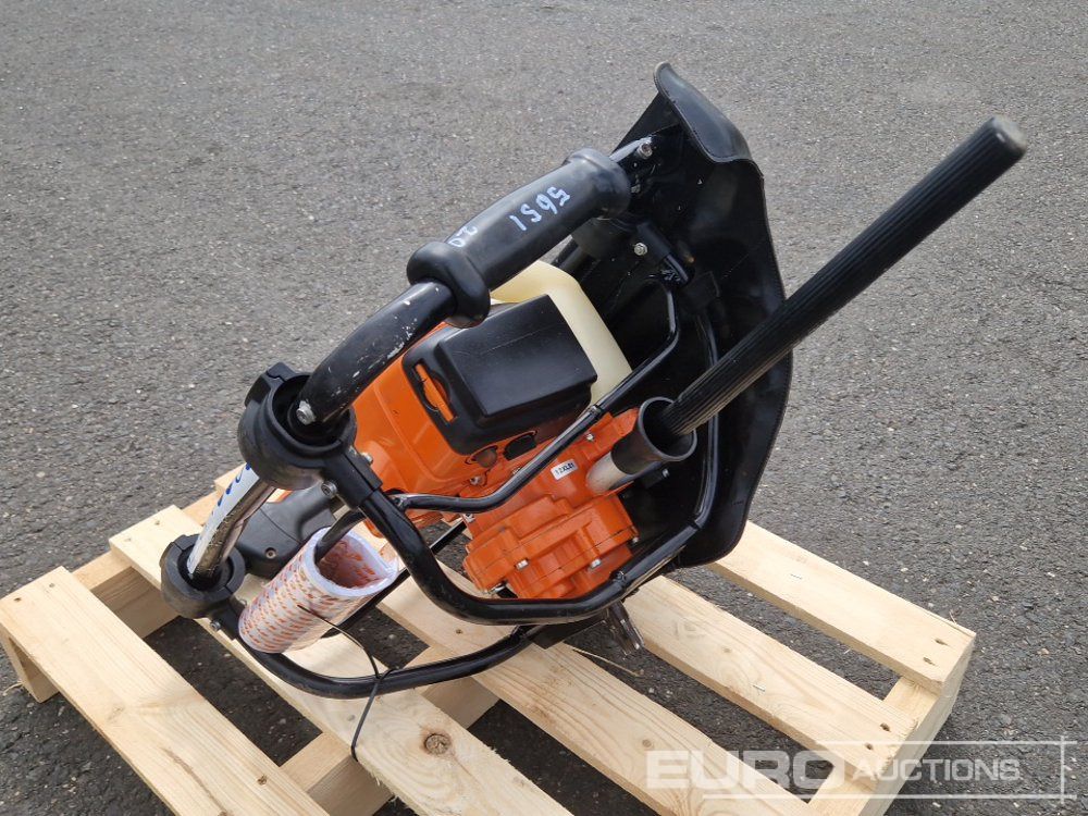 Stihl BT121Petrol Auger - Auger: picture 2 Stihl BT121Petrol Auger - Auger: picture 2