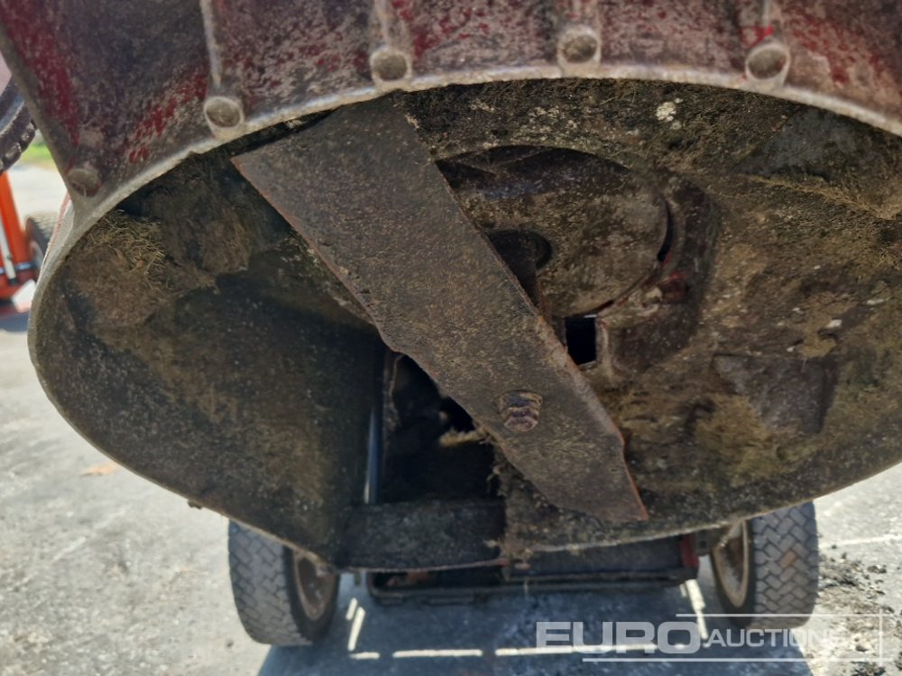 Construction equipment Toro Lawn Mower: picture 8
