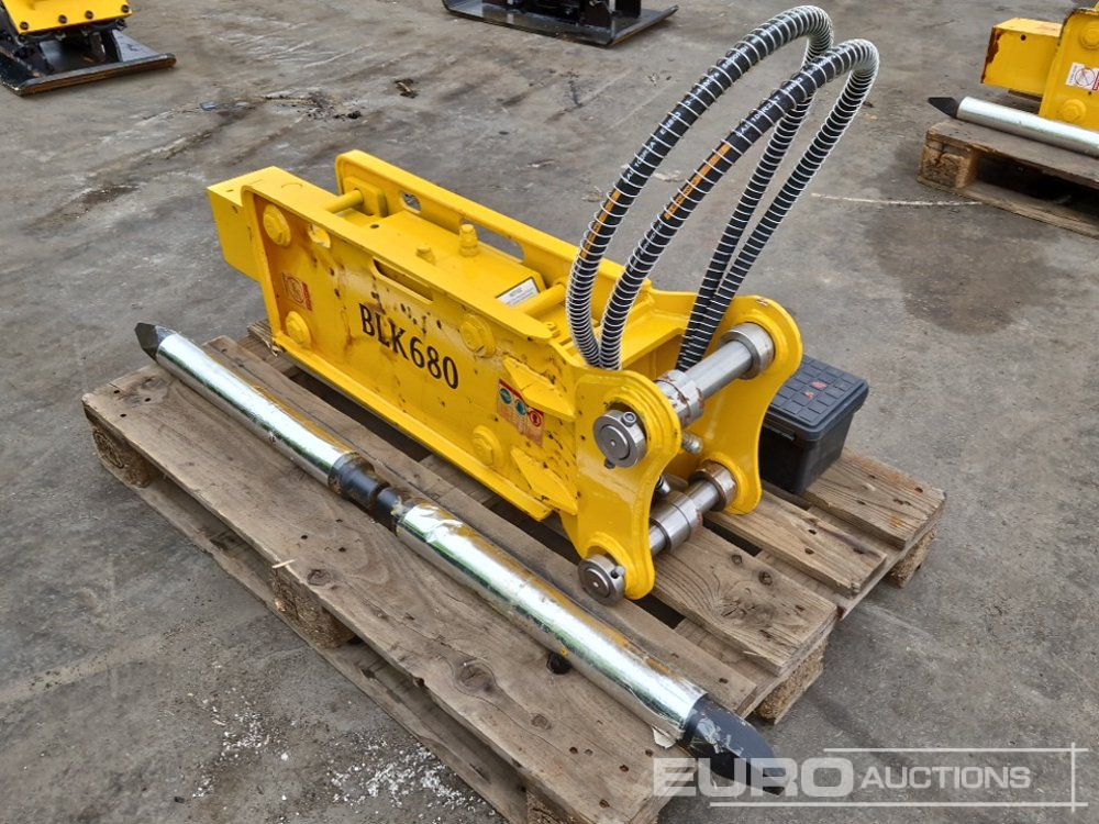 Unused 2025 BLK 680 - Hydraulic hammer: picture 3 Unused 2025 BLK 680 - Hydraulic hammer: picture 3