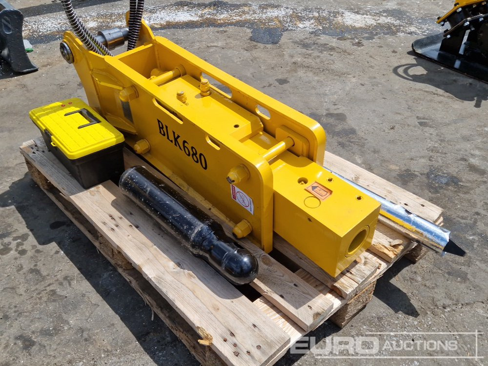 Unused 2025 BLK 680 - Hydraulic hammer: picture 5 Unused 2025 BLK 680 - Hydraulic hammer: picture 5