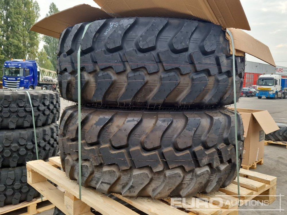 Unused Alliance 405/70R20 with Rims - Tire: picture 3 Unused Alliance 405/70R20 with Rims - Tire: picture 3