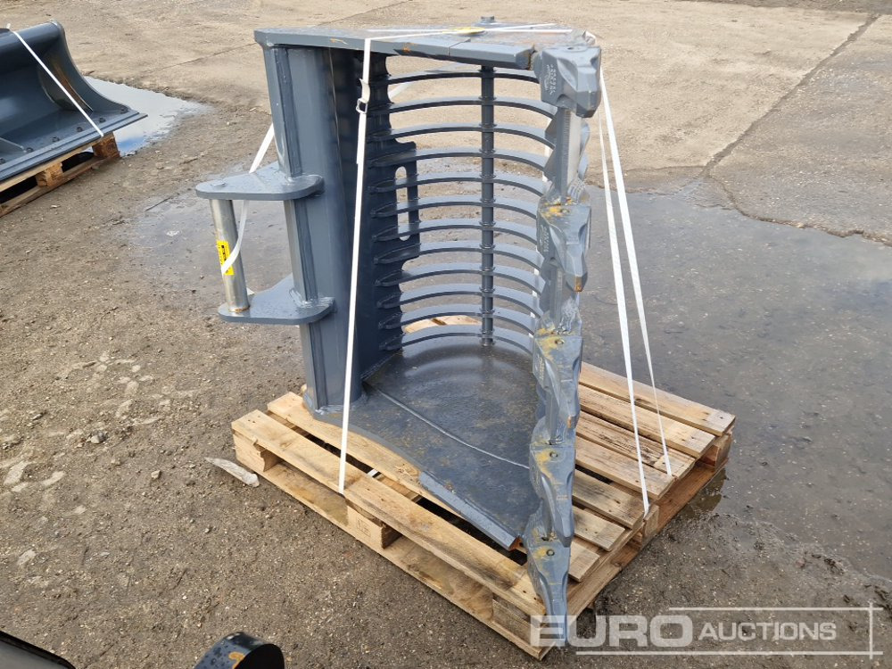 Unused Strickland 48" Riddle Bucket to suit S60 - Bucket: picture 1 Unused Strickland 48" Riddle Bucket to suit S60 - Bucket: picture 1