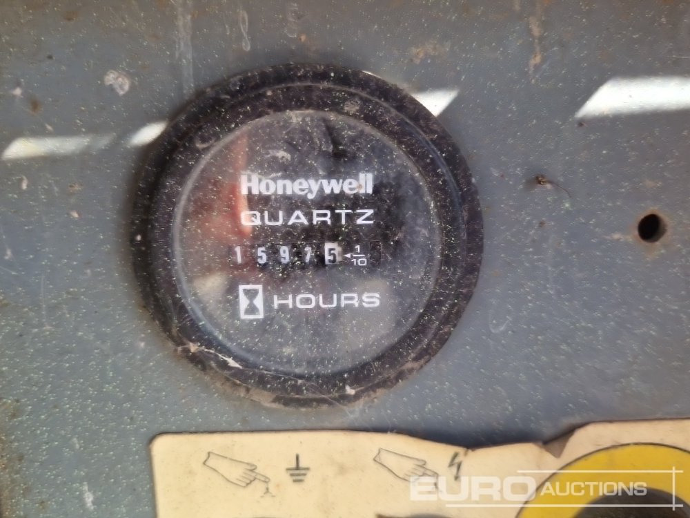 Aerial platform 2015 SkyJack SJ6826RT: picture 21