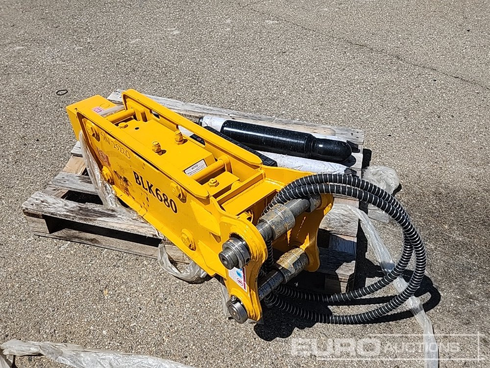 BLK 680 - Hydraulic hammer: picture 2 BLK 680 - Hydraulic hammer: picture 2