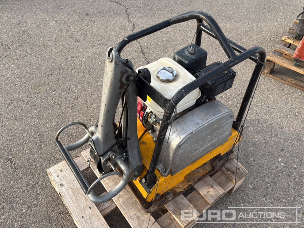ENARCO Walk-Behind Plate Compactor Gasoline, Honda Engine - Asphalt machine: picture 3 ENARCO Walk-Behind Plate Compactor Gasoline, Honda Engine - Asphalt machine: picture 3