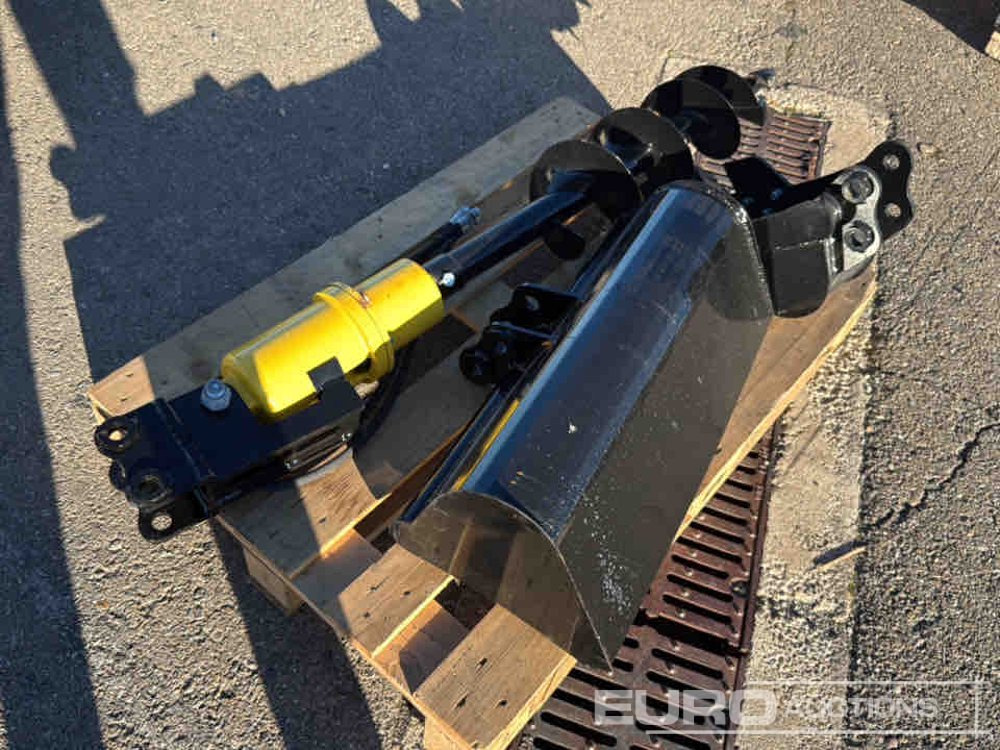Unused Set of Auger, 800mm Cleaning Bucket, 200mm Digging Bucket to suit JPC Excavator / Conjunto Ahoyador y Cazos - Bucket: picture 4 Unused Set of Auger, 800mm Cleaning Bucket, 200mm Digging Bucket to suit JPC Excavator / Conjunto Ahoyador y Cazos - Bucket: picture 4