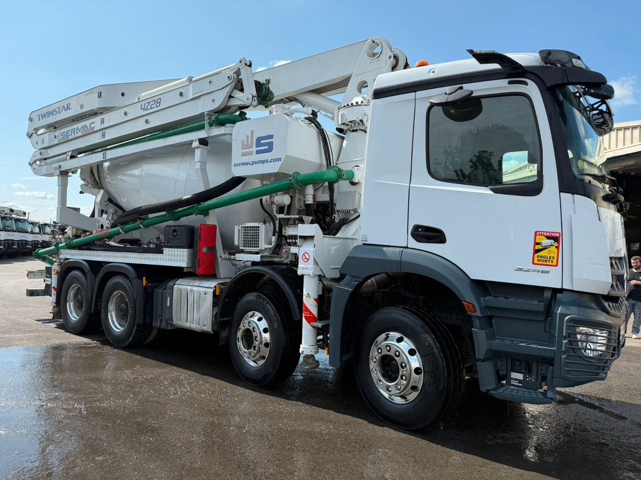 Mercedes-Benz 3246 - Concrete mixer truck: picture 2 Mercedes-Benz 3246 - Concrete mixer truck: picture 2