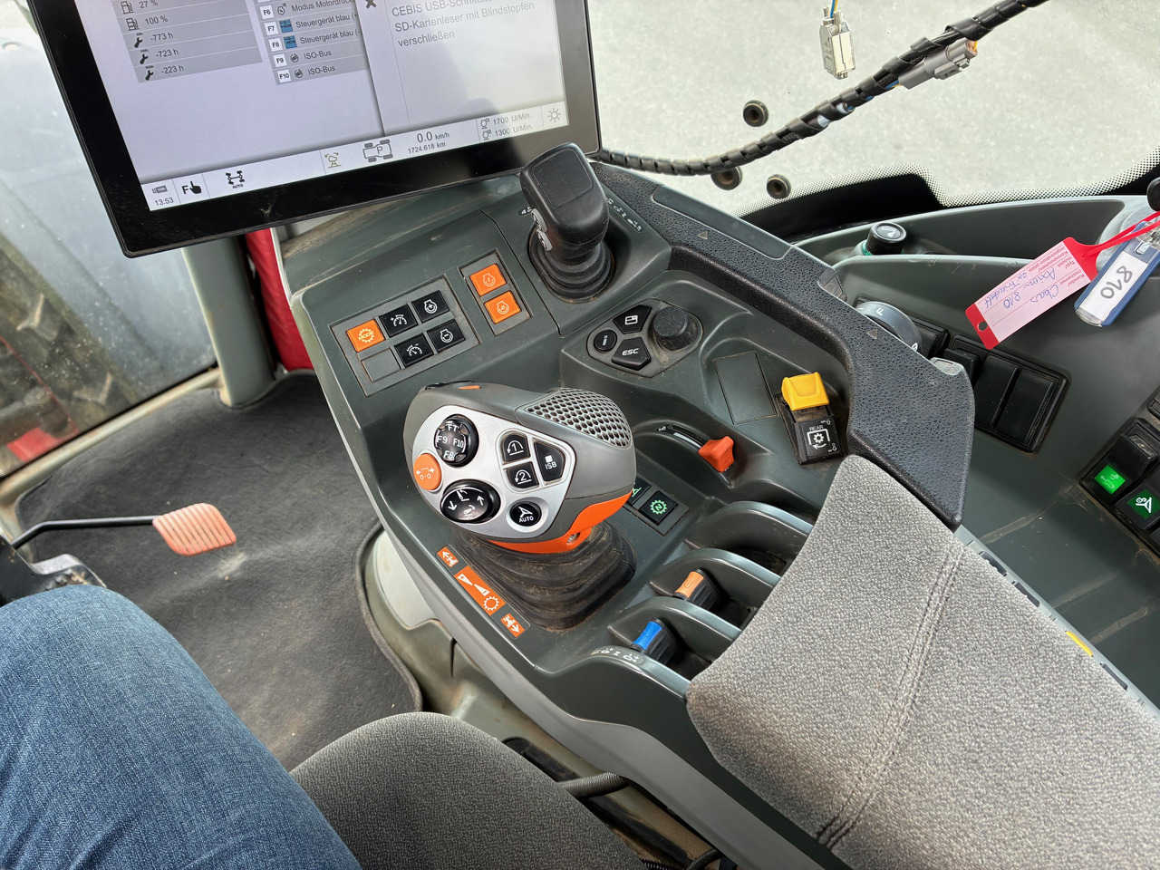 Claas Axion 810 - Farm tractor: picture 4 Claas Axion 810 - Farm tractor: picture 4