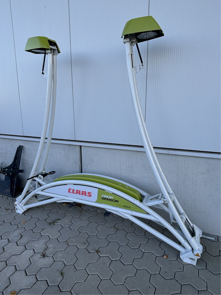Claas Crop Sensor Isaria Frontanbau - Farm tractor: picture 3 Claas Crop Sensor Isaria Frontanbau - Farm tractor: picture 3