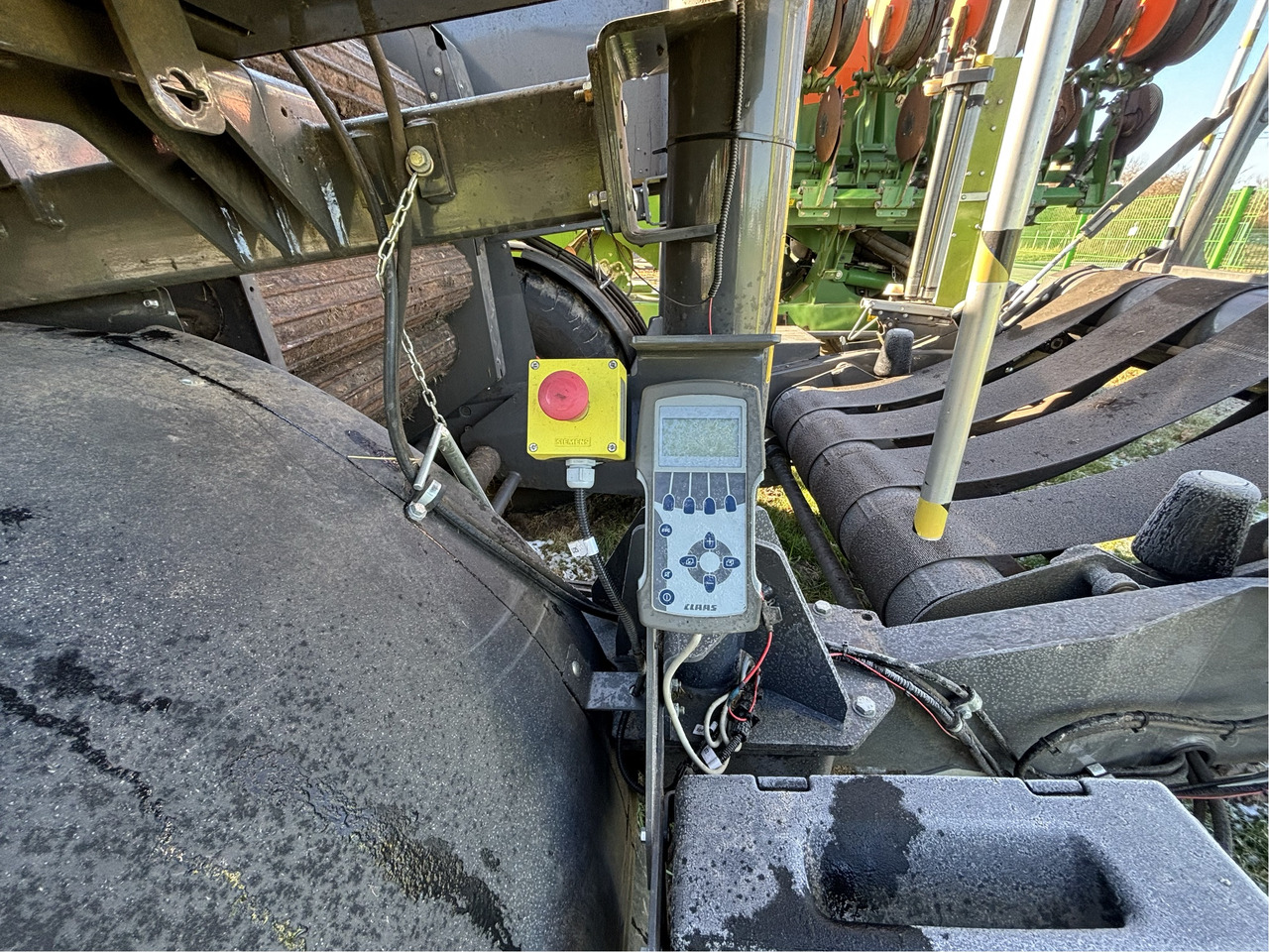Claas Press- Wickelkombi 454 Uniwrap - Hay and forage equipment: picture 4 Claas Press- Wickelkombi 454 Uniwrap - Hay and forage equipment: picture 4