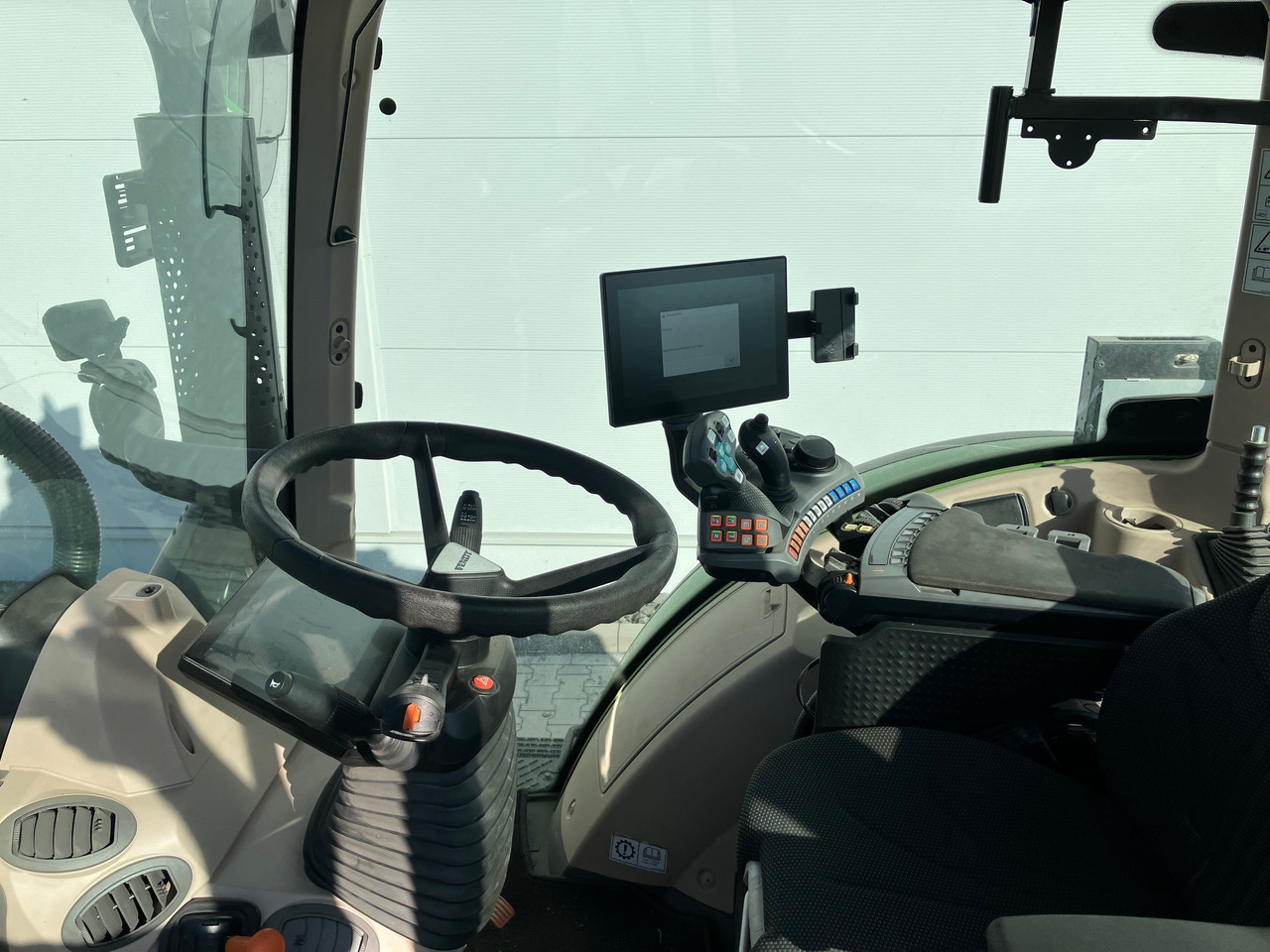 Fendt 718 Vario Gen6 Power Setting - Farm tractor: picture 2 Fendt 718 Vario Gen6 Power Setting - Farm tractor: picture 2