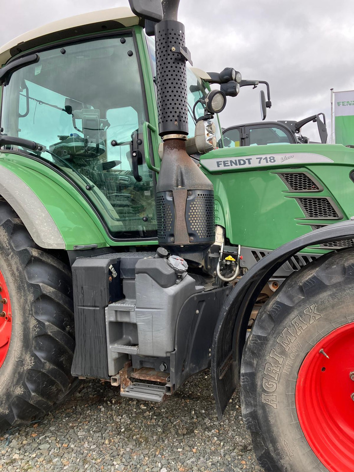 Farm tractor Fendt 718 Vario Profi: picture 9