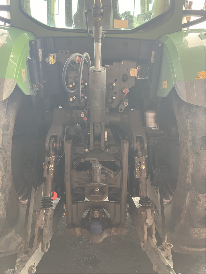 Fendt 718 Vario S4 Power - Farm tractor: picture 4 Fendt 718 Vario S4 Power - Farm tractor: picture 4