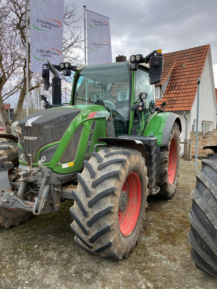 Fendt 718 Vario S4 Power Plus - Farm tractor: picture 4 Fendt 718 Vario S4 Power Plus - Farm tractor: picture 4