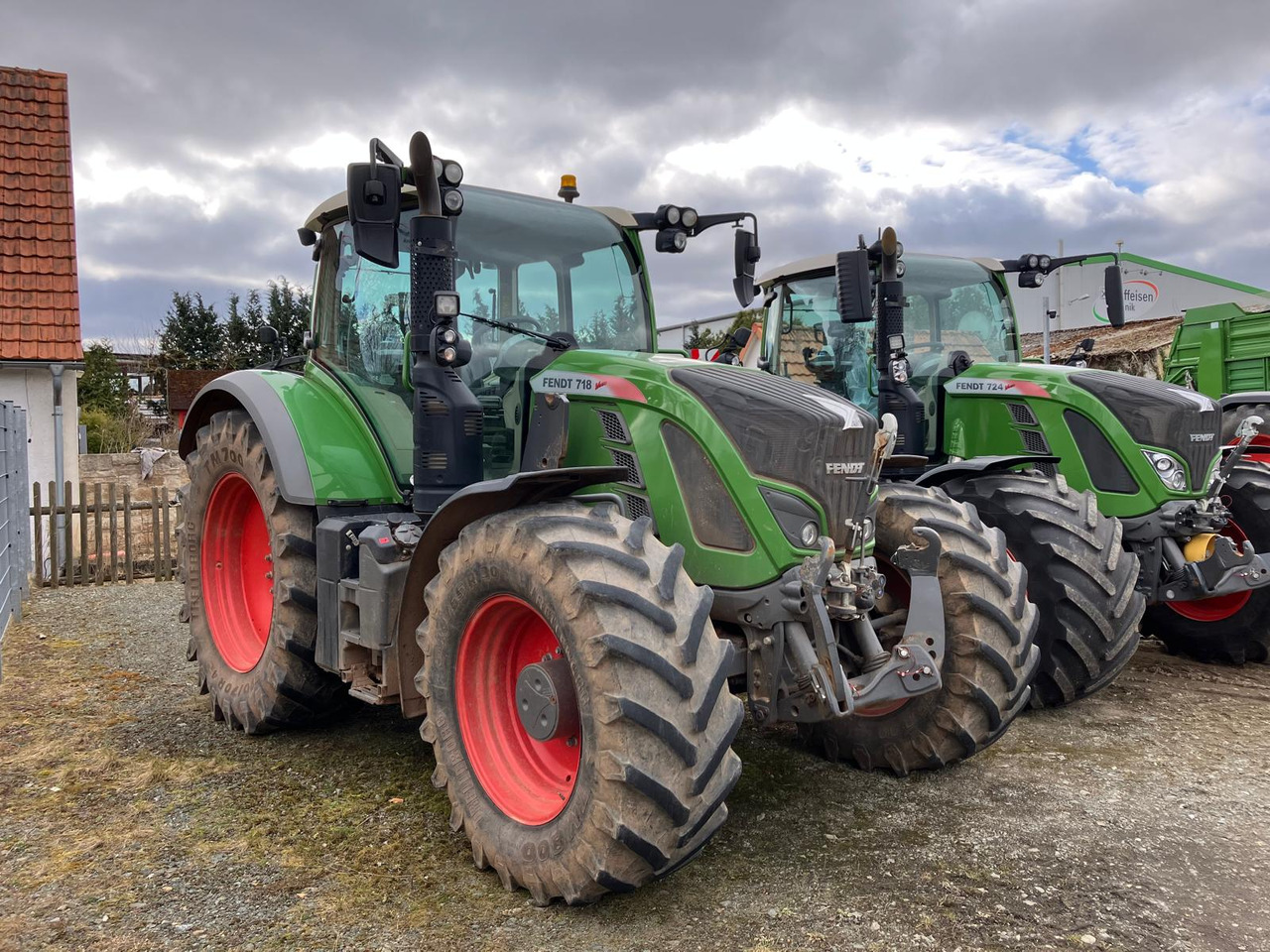 Fendt 718 Vario S4 Power Plus - Farm tractor: picture 1 Fendt 718 Vario S4 Power Plus - Farm tractor: picture 1