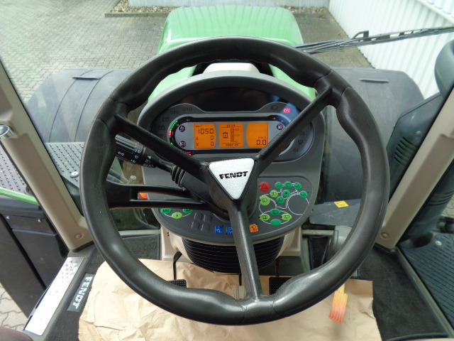 Fendt 720 Vario S4 Power - Farm tractor: picture 2 Fendt 720 Vario S4 Power - Farm tractor: picture 2