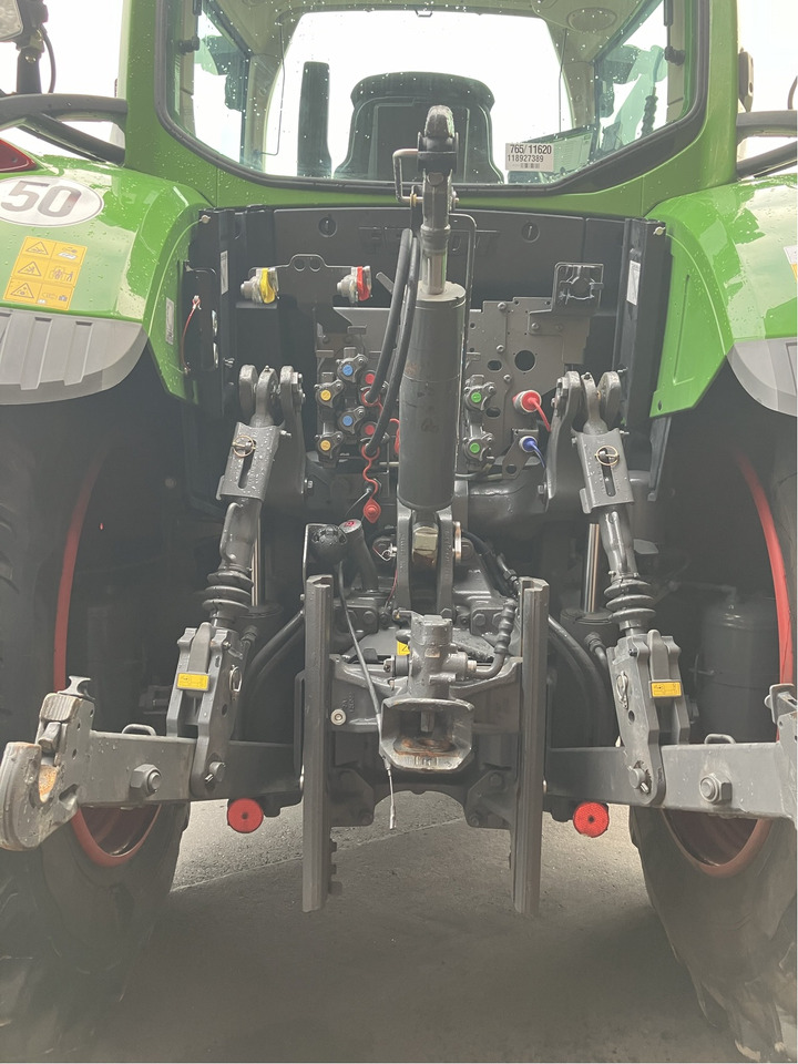 New Farm tractor Fendt 724 Vario Gen6: picture 6