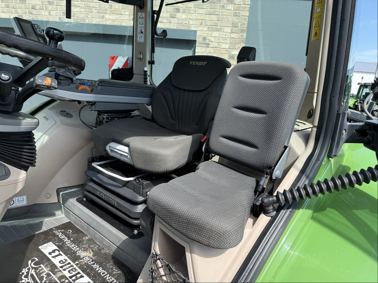 Fendt 724 Vario S4 - Farm tractor: picture 4 Fendt 724 Vario S4 - Farm tractor: picture 4