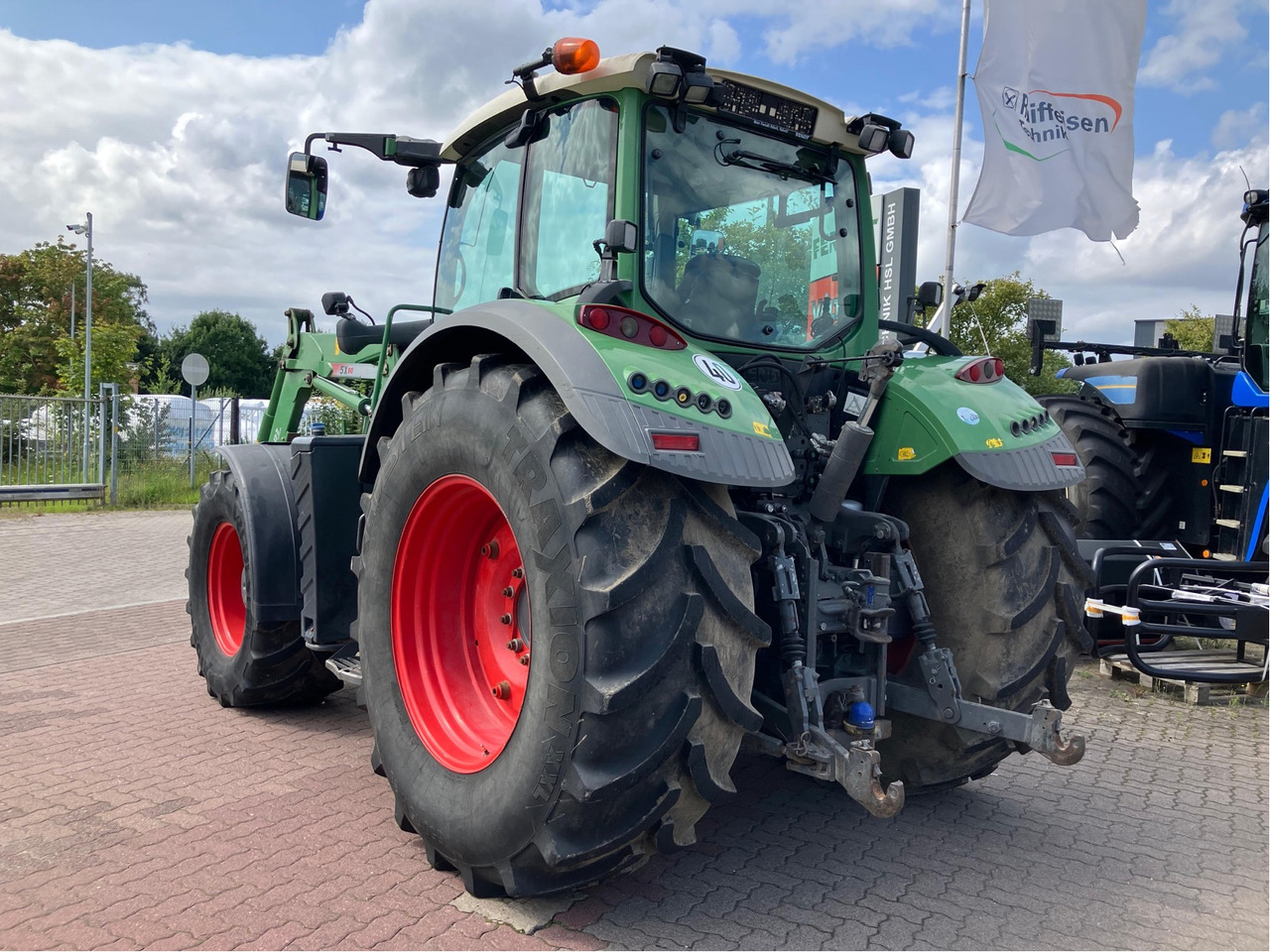 Fendt 724 Vario S4 Power - Farm tractor: picture 3 Fendt 724 Vario S4 Power - Farm tractor: picture 3