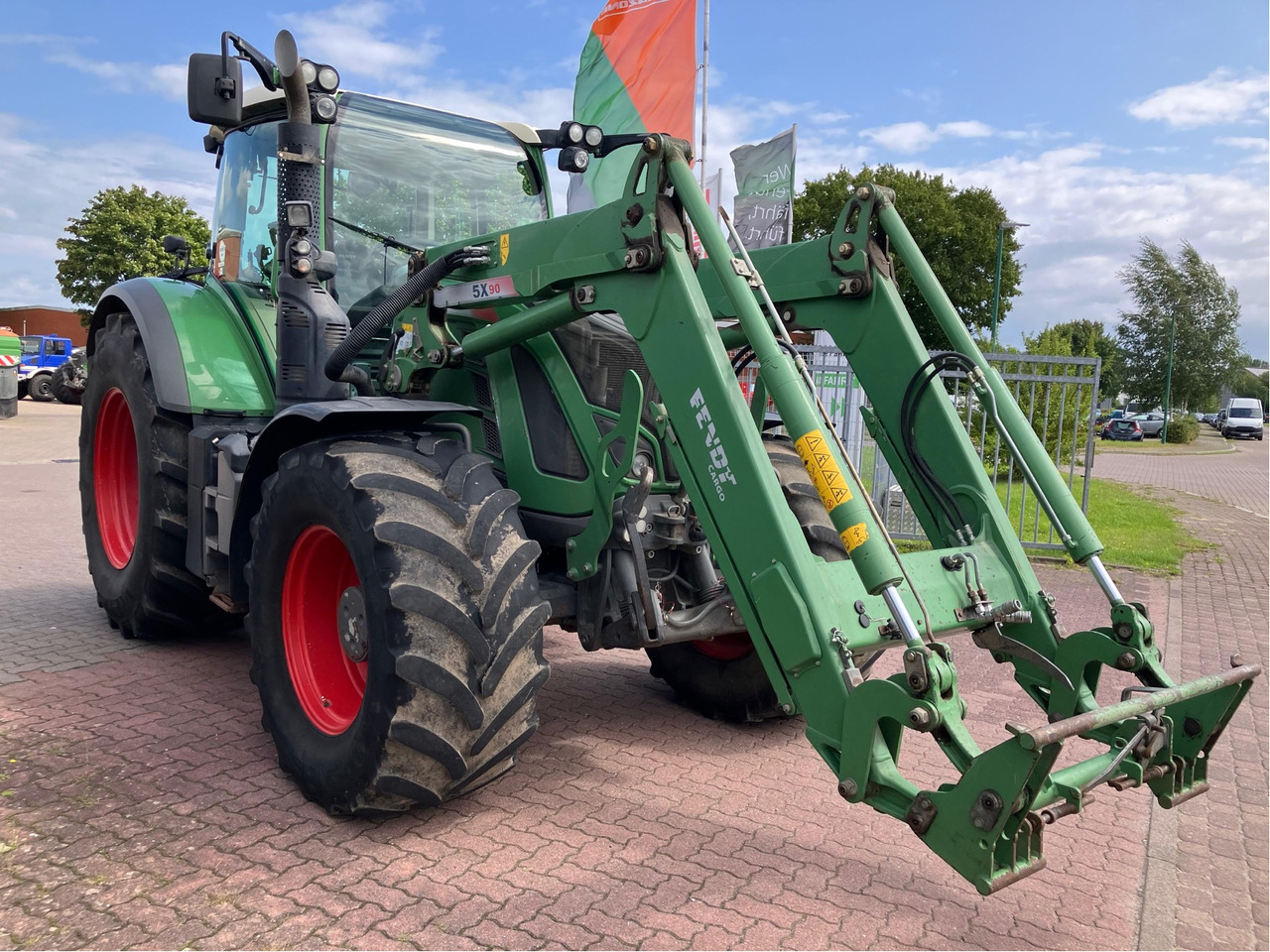 Fendt 724 Vario S4 Power - Farm tractor: picture 1 Fendt 724 Vario S4 Power - Farm tractor: picture 1