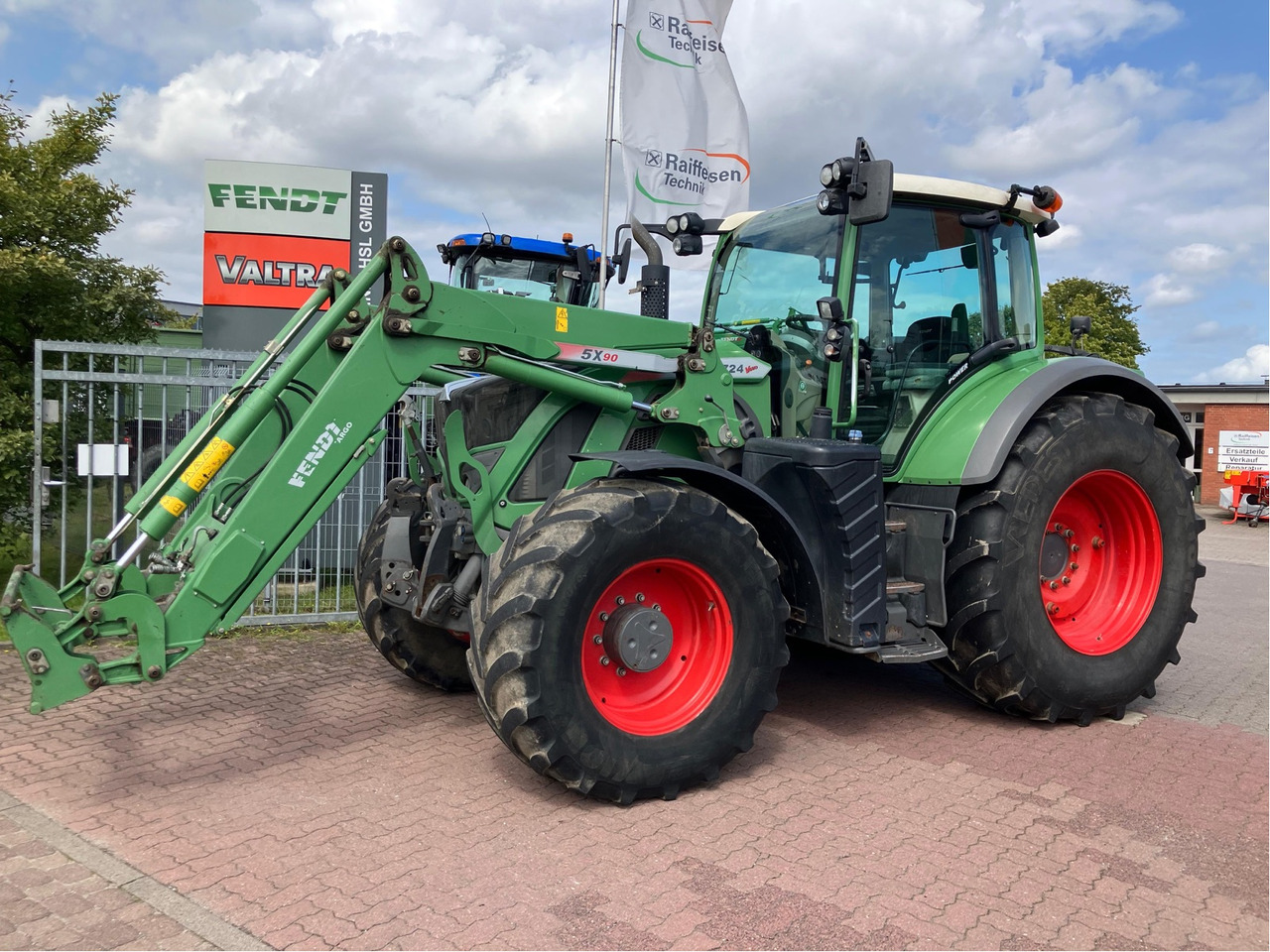 Fendt 724 Vario S4 Power - Farm tractor: picture 5 Fendt 724 Vario S4 Power - Farm tractor: picture 5