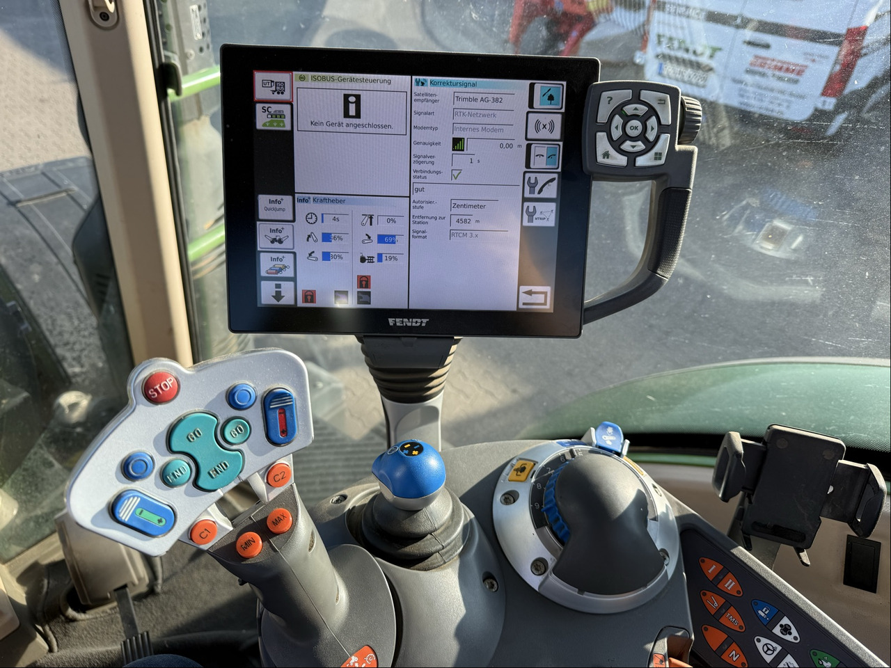 Fendt 724 Vario S4 ProfiPlus - Farm tractor: picture 3 Fendt 724 Vario S4 ProfiPlus - Farm tractor: picture 3