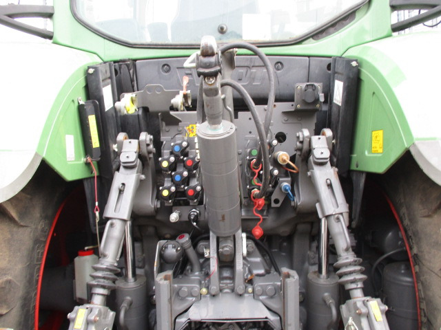 Farm tractor Fendt 724 Vario SCR Profi Plus: picture 10