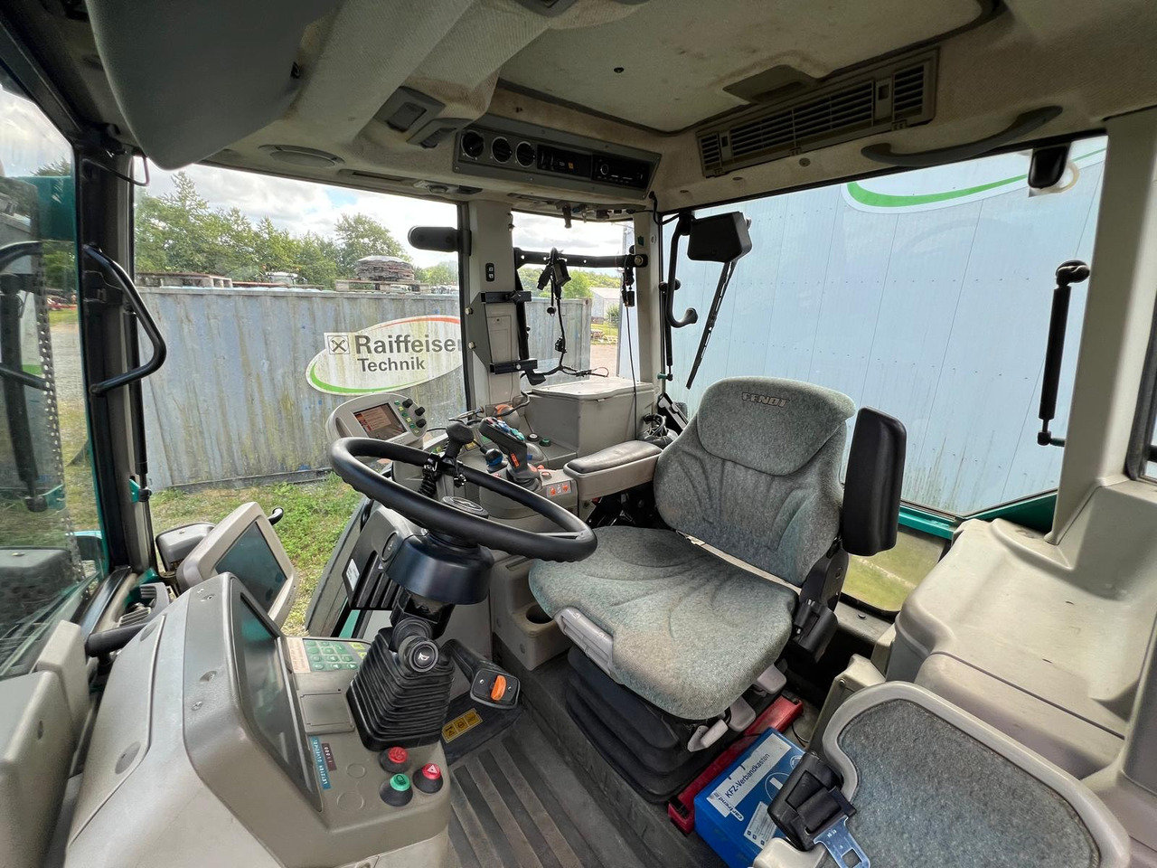 Fendt 818 Vario - Farm tractor: picture 2 Fendt 818 Vario - Farm tractor: picture 2