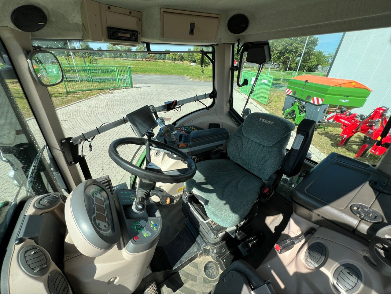 Fendt 828 Vario - Farm tractor: picture 3 Fendt 828 Vario - Farm tractor: picture 3