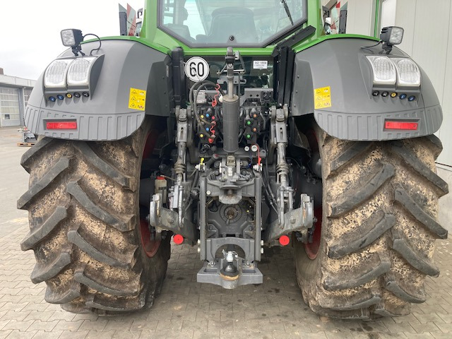 Farm tractor Fendt 828 Vario S4 Profi: picture 9