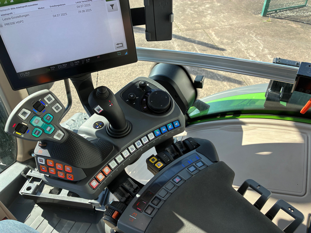 Fendt 942 Vario Gen7 Power  Setting2 - Farm tractor: picture 3 Fendt 942 Vario Gen7 Power  Setting2 - Farm tractor: picture 3