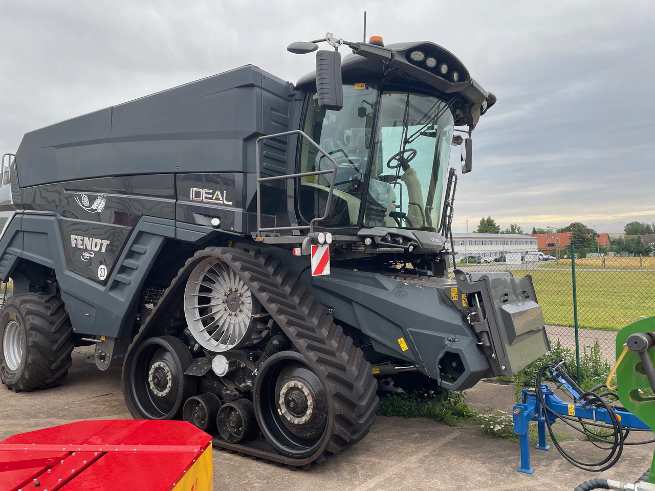 Fendt IDEAL 10T Gen3 - Combine harvester: picture 1 Fendt IDEAL 10T Gen3 - Combine harvester: picture 1