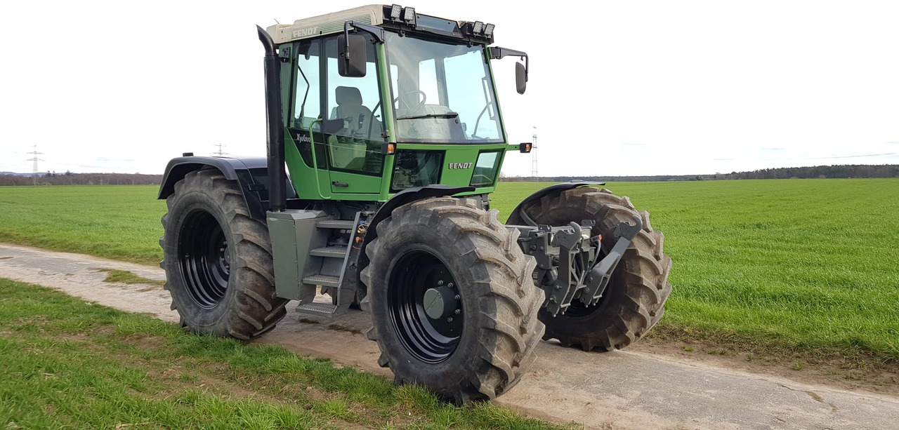 Fendt Xylon 520 - Farm tractor: picture 4 Fendt Xylon 520 - Farm tractor: picture 4
