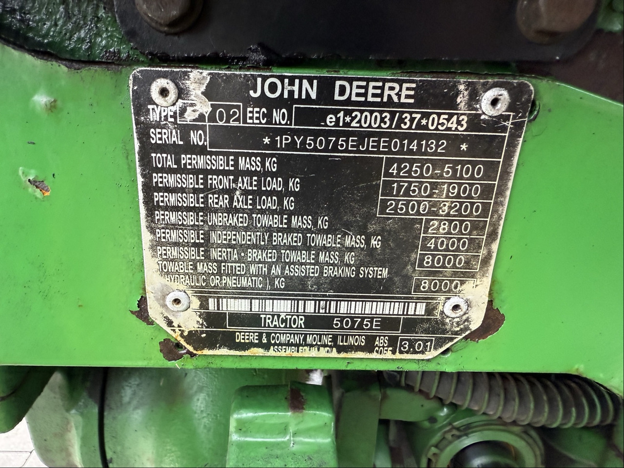 John Deere 5075E - Farm tractor: picture 2 John Deere 5075E - Farm tractor: picture 2