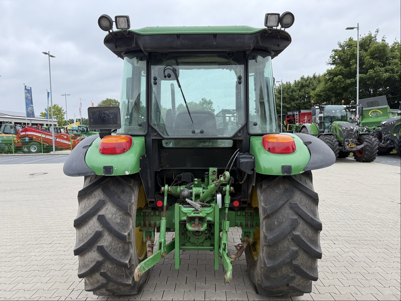 John Deere 5075E - Farm tractor: picture 5 John Deere 5075E - Farm tractor: picture 5
