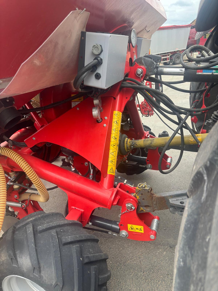 Kverneland Optima SX Isobus - Seed drill: picture 3 Kverneland Optima SX Isobus - Seed drill: picture 3