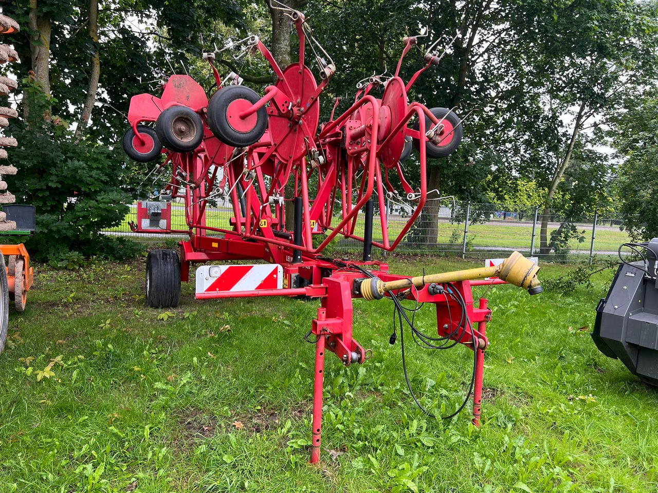 Lely Heuwender 1020 T - Tedder/ Rake: picture 3 Lely Heuwender 1020 T - Tedder/ Rake: picture 3