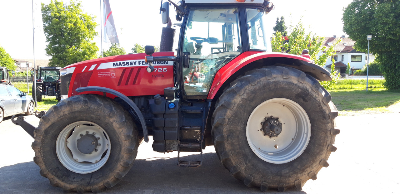 Massey Ferguson 7726 Dyna-6 Efficient - Farm tractor: picture 1 Massey Ferguson 7726 Dyna-6 Efficient - Farm tractor: picture 1