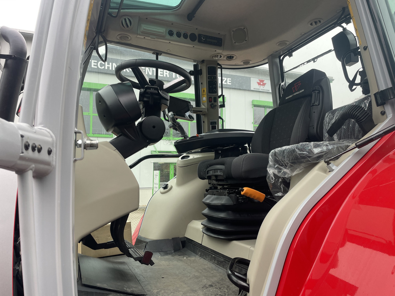Massey Ferguson 7S.210 Dyna-VT EXCLUS - Farm tractor: picture 4 Massey Ferguson 7S.210 Dyna-VT EXCLUS - Farm tractor: picture 4