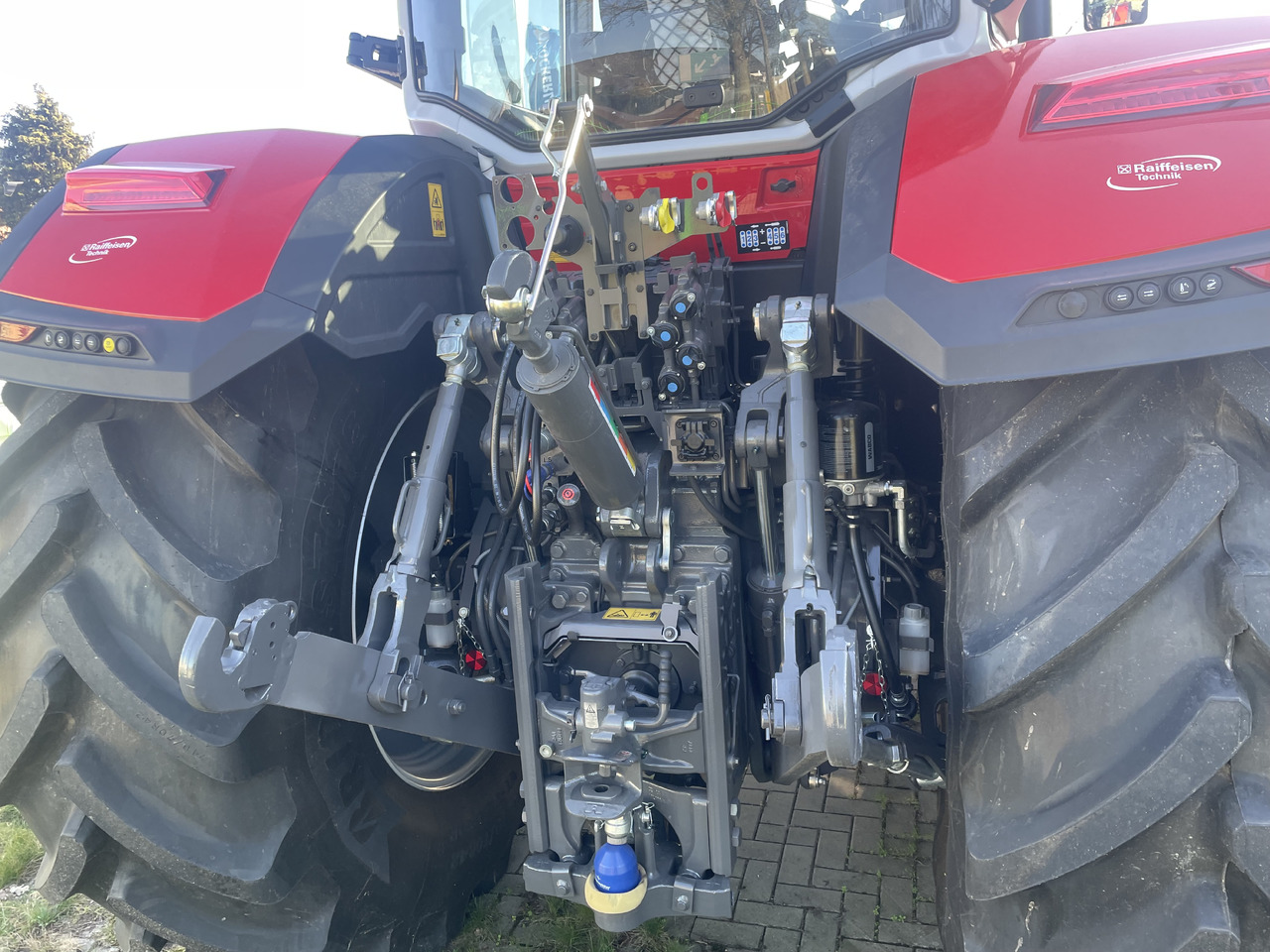 Massey Ferguson 8S.245 Dyna-VT EXCLUSIVE - Farm tractor: picture 3 Massey Ferguson 8S.245 Dyna-VT EXCLUSIVE - Farm tractor: picture 3