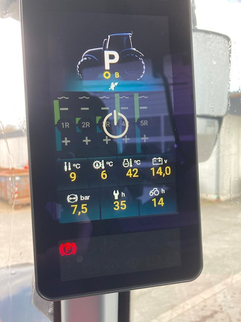 Valtra Q 265 - Farm tractor: picture 2 Valtra Q 265 - Farm tractor: picture 2