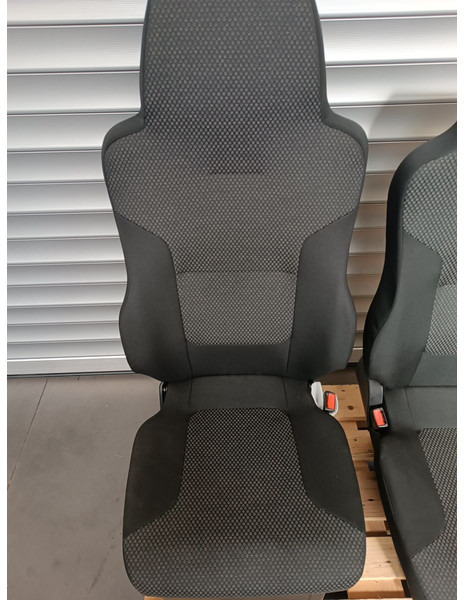 MAN Set RH + LH - Seat for Truck: picture 2 MAN Set RH + LH - Seat for Truck: picture 2